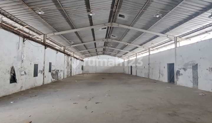 Dijual Gudang di Kapuk Kamal Pinggir Jalan Raya Luas 2300M²