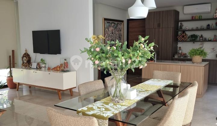 Dijual Rumah Mewah Bangunan Mandiri di Vermont Parkland Bsd