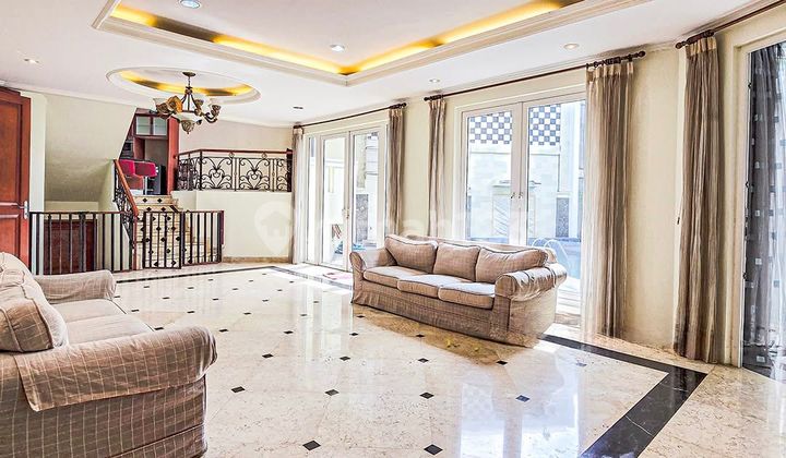 Dijual Rumah Mewah di Kompleks Bukit Pratama Lebak Bulus.