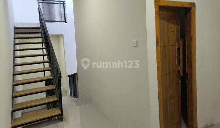 Rumah Baru Bagus Shm 2 Lantai Siap Pakai Semolowaru Surabaya Timur 2