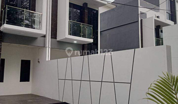 Rumah baru 2 lantai ready minimalis  2