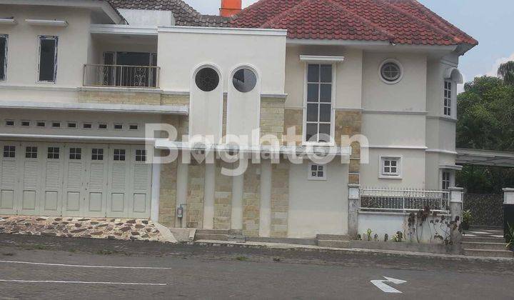 Rumah  Hook besar dekat Jl Soekarno Hatta (Suhat) Malang 1