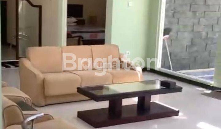 Rumah Vila Mewah Asri ditengah kota jl Bunga2 Suhat Malang 2