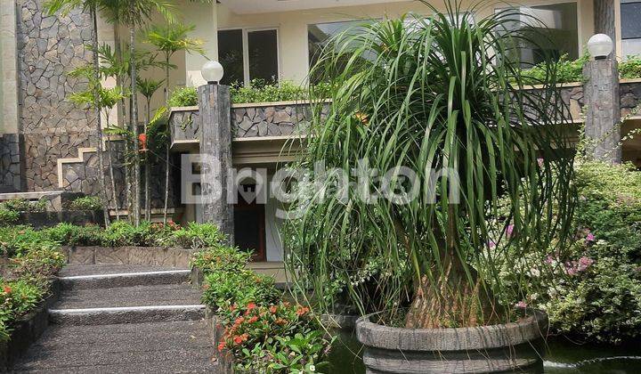 Rumah Vila Mewah Asri ditengah kota jl Bunga2 Suhat Malang 1