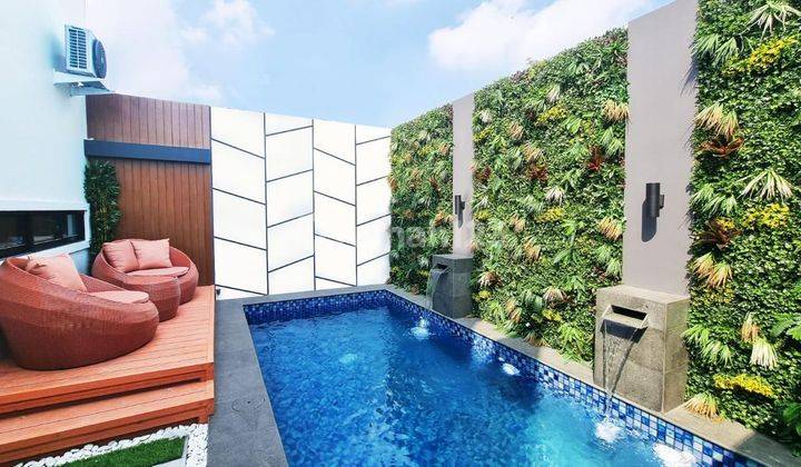 Harga Termurah Rumah 3 Lantai Dengan Private Pool Dan Attic Room Bagus Full Furnished Langsung Huni di Metland Cakung, Jakarta Timur 2