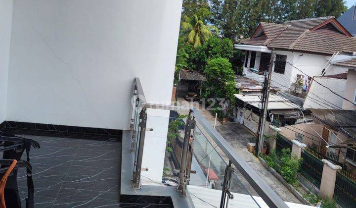 Rumah 2 Lantai Bagus Siap Huni Luas Tanah 160m SHM di Kelapa Gading, Jakarta Utara 2