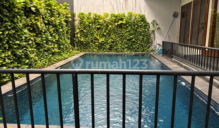 Disewakan Rumah Cantik Pondok Indah 4 Kamar Tidur Siap Huni