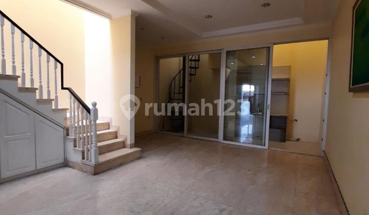 Pondok Indah Ready-to-Occupy House 3 Bedrooms SHM Pondok Indah Ready-to-Occupy House 3 Bedrooms SHM