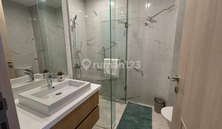kamar mandi disewakan: apartemen sq res 1
