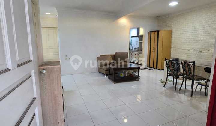 Nias Coconut House 8X17 Cheap Wide Road Row in Kelapa Gading 2