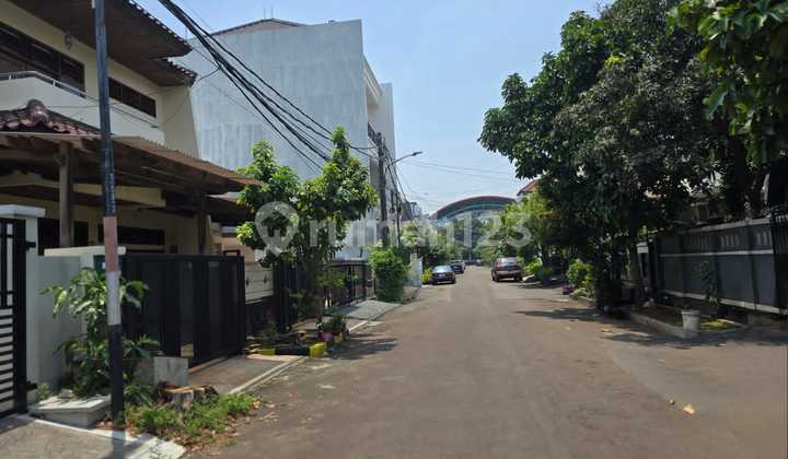 Dijual Rumah 2 Lantai Cengkir Kelapa Gading 2