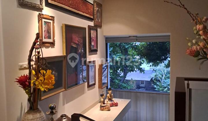 Di Jual Rumah Huk Cantik 2,5 LT. Depan Lap Tenis. Owner Hendak Pindah ke Luar Negeri Di Jual Rumah Huk Cantik 2,5 LT. Depan Lap Tenis. Owner Hendak Pindah ke Luar Negeri