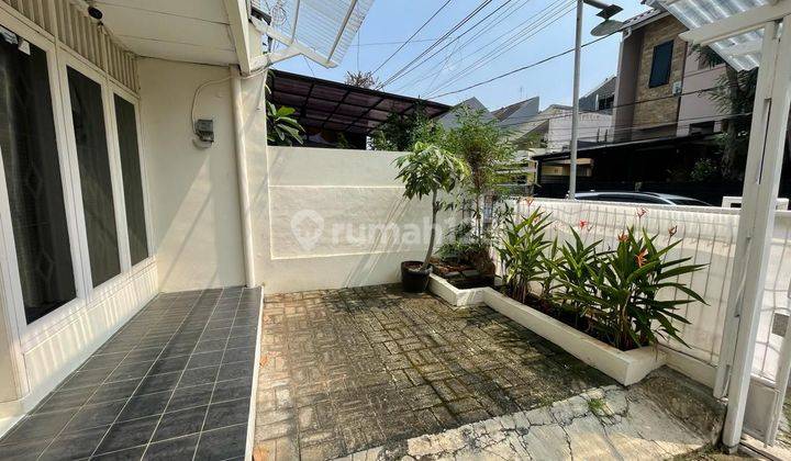 Rumah lama di pondok indah, harga murah , jalan 2 mobil pas, daerah tenang, jarang ada, bisa digunakan untuk kantor 1