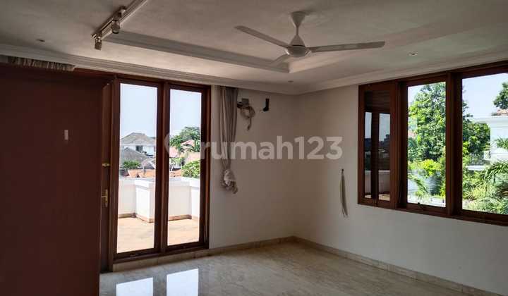 Di Jual Rumah di Kemang 2