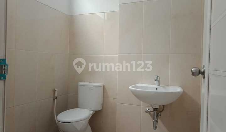 For Rent: Ready-to-Occupy Shop House in Ciputat, Kebayoran Lama, South Jakarta 2