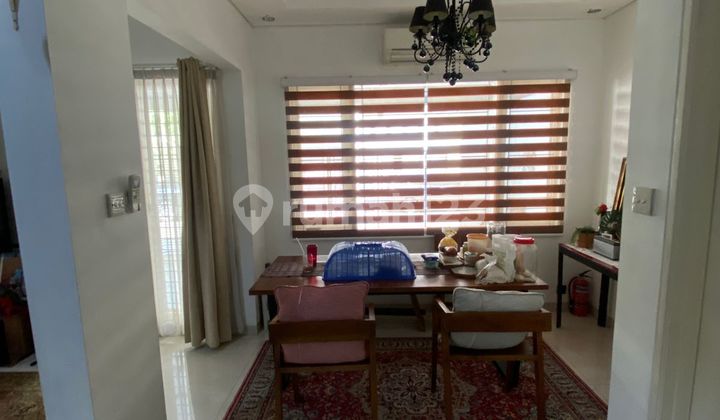 PONDOK INDAH - [FOR SALE]: 3-STORY BUILDING PLUS ROOFTOP, WIDE STREET. 5 MINUTES WALK TO PONDOK INDAH MALL (JO)