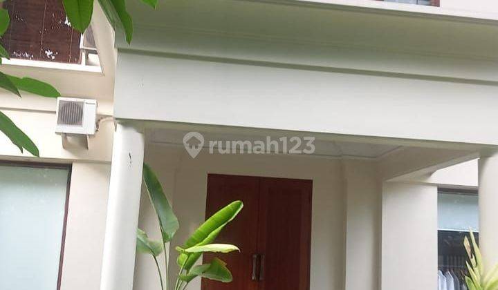 Disewakan Rumah Di Kemang, Jakarta Selatan, Daerah Tenang, Furnished 2