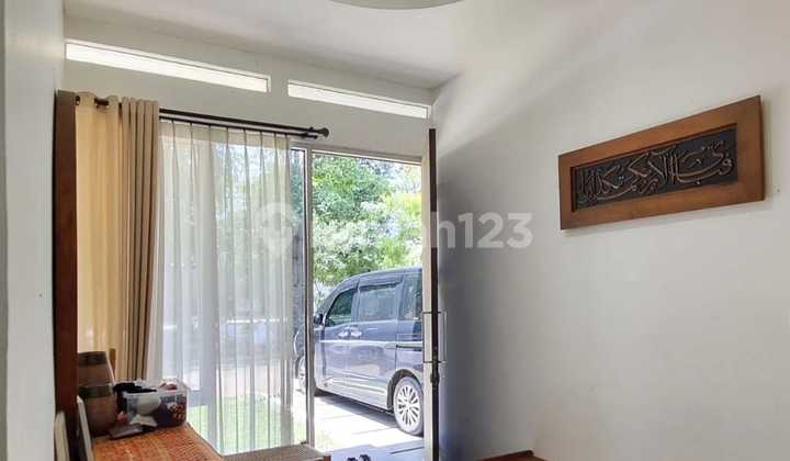 Rumah SHM Depan Taman Dalam Cluster di Serpong Utara Bintaro 2