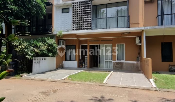 Rumah SHM Depan Taman Dalam Cluster di Serpong Utara Bintaro