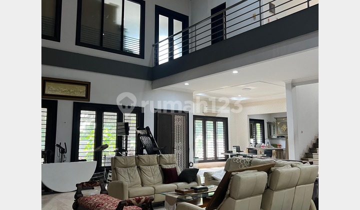 Nice House at Pejaten Barat Raya Semi Furnished with Swimming Pool Nice House at Pejaten Barat Raya Semi Furnished with Swimming Pool