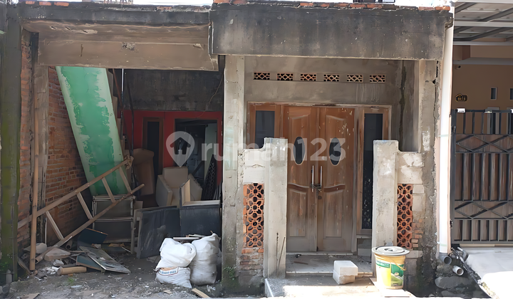 House Needs Total Renovation in Bojong Mas Indah Complex, Tarumajaya House Needs Total Renovation in Bojong Mas Indah Complex, Tarumajaya