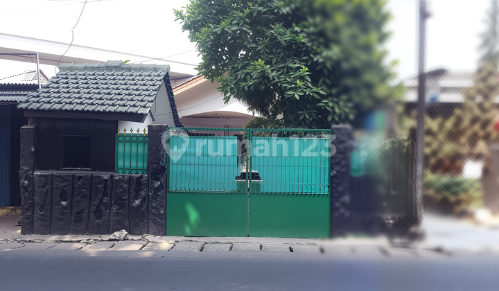 Kelapa Dua Wetan House, Spacious Yard, Ready to Live In, Flood-Free, Affordable 1