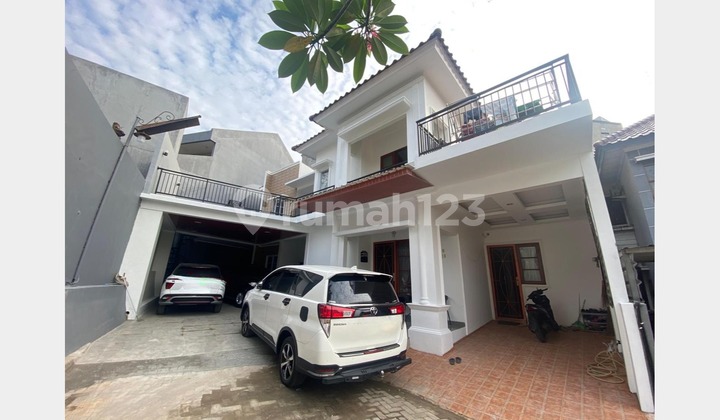 Rumah Bagus Puri Sriwedari Cibubur Semi Furnished Dekat LRT & Tol