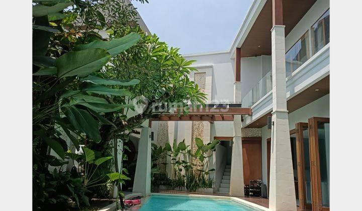 Rumah Mewah Kebagusan Full Furnish Siap Huni dengan Kolam Renang  2