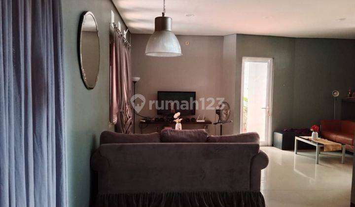 Rumah 2 Lantai Semi Furnished Murah, Lokasi Strategis Di Bekasi 2