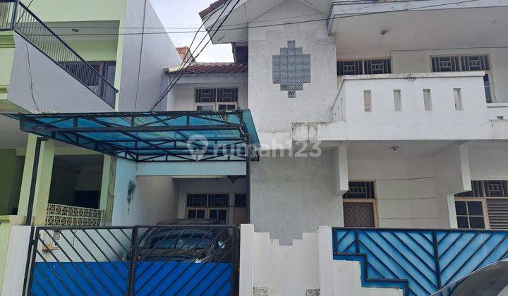 Rumah 2 Lantai Siap Huni Hadap Utara di Cipinang Indah 2 1