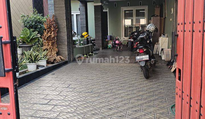 Rumah Strategis 2 Lantai Hadap Timur Siap Huni di Cipinang Muara 2