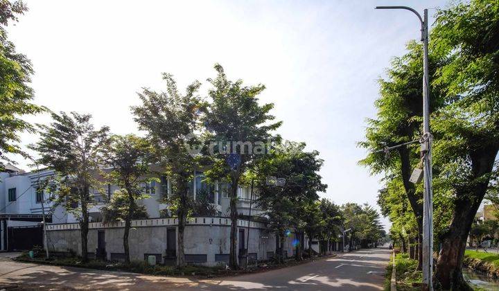 Rumah Mewah 2 Lantai Siap Huni Butuh Sedikit Renovasi di Komplek 2