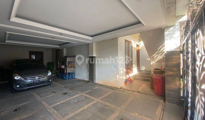 2 Rumah dalam 1 Lokasi beserta 12 Kamar Kos Furnished Super Murah 2