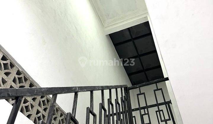 Rumah Baru 3 Lantai + Kontrakan 10 Pintu Strategis Super Murah 2