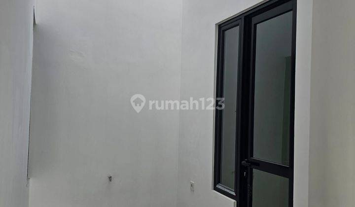 2 Unit Rumah Baru 2 Lantai Siap Huni Murah di Pondok Gede  2