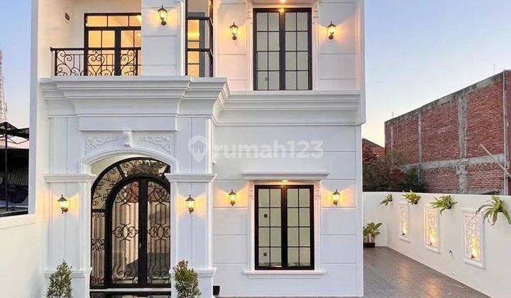 Rumah Sunset View American Classic 3 Lantai Murah Strategis 1