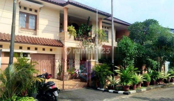 Rumah 2 Lantai Semi Furnished Siap Huni Lingkungan Asri Tenang 1