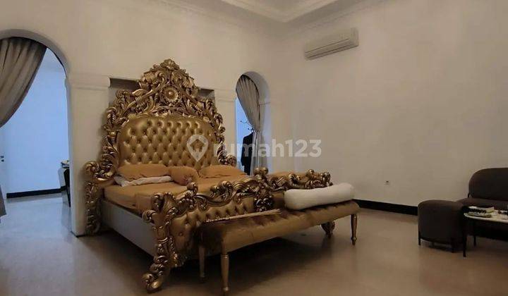 Rumah Mewah Versace Style Furnished Sudah Renovasi + Kolam Renang 2