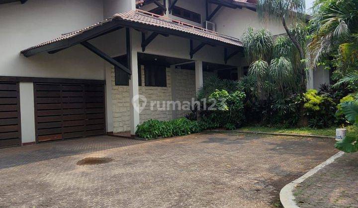 Rumah Bagus Mewah 2 Lantai Halaman Luas + Kolam Renang Siap Huni 1