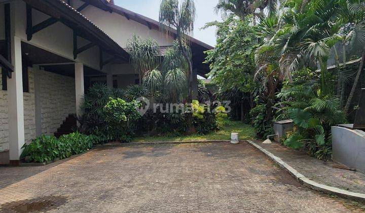 Rumah Bagus Mewah 2 Lantai Halaman Luas + Kolam Renang Siap Huni 2