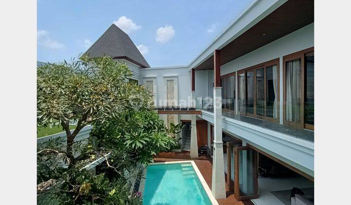 Rumah Mewah Kebagusan Full Furnish Siap Huni dengan Kolam Renang  1