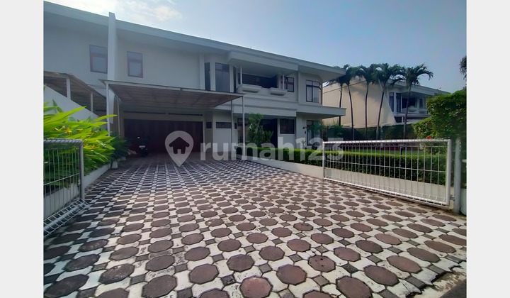 Luxury House on Tb Simatupang Fully Furnished Spacious with Swimming Pool