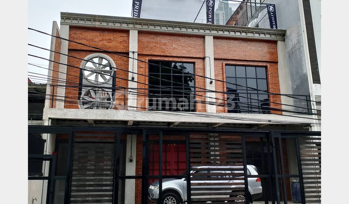 Rumah Industrial Kuningan Baru 3 Lantai + Rooftop Semi Furnished Rumah Industrial Kuningan Baru 3 Lantai + Rooftop Semi Furnished