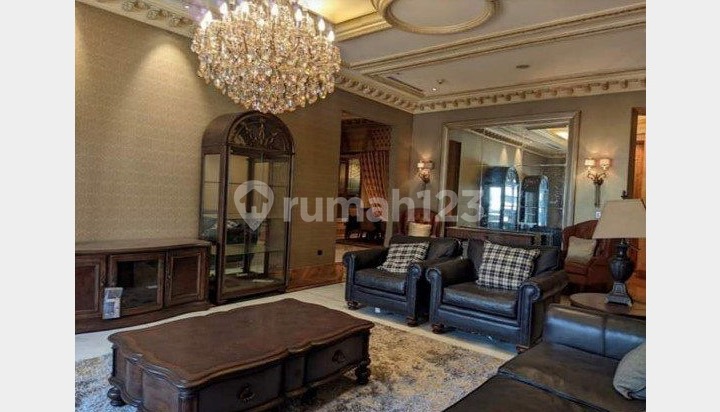 Luxury Da Vin Ci Apartment 4 BR Furnished Strategically Located in Sudirman 1
