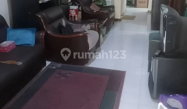 Minimalist Villa Pamulang Cheap SHM Needs Total Renovation 2
