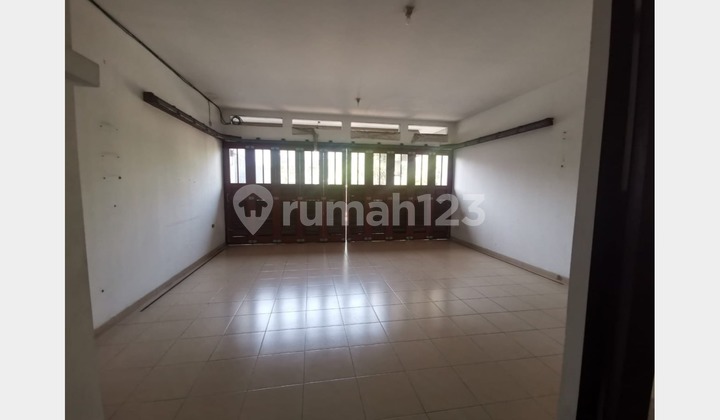 Rumah 2 Lantai Halaman Luas Siap Huni Murah Free AC Water Heater 2