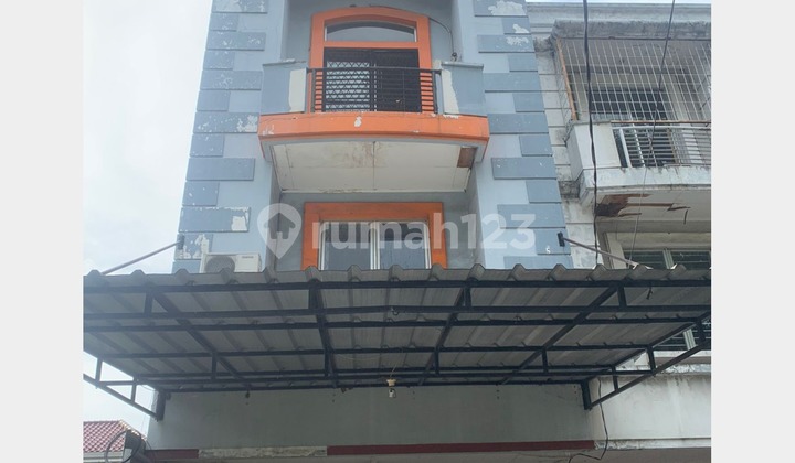 Renovated Harapan Indah Shop House Ready to Use Cheap Below Market Price Renovated Harapan Indah Shop House Ready to Use Cheap Below Market Price