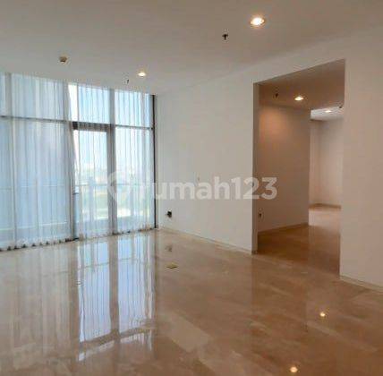 Apartemen Verde Two Unit Combine Baru Mewah 4+2 BR Semi Furnished