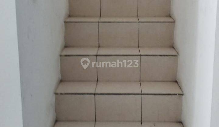 Rumah Kontrakan 2 Lantai Sudah Renovasi Semi Furnished Siap Huni 2