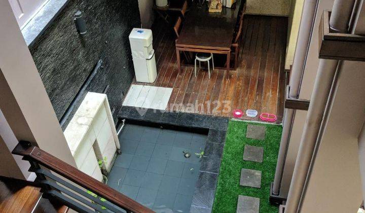 Rumah Shm 2 Lantai Siap Huni Strategis Hadap Timur, Kondisi Bagus 2